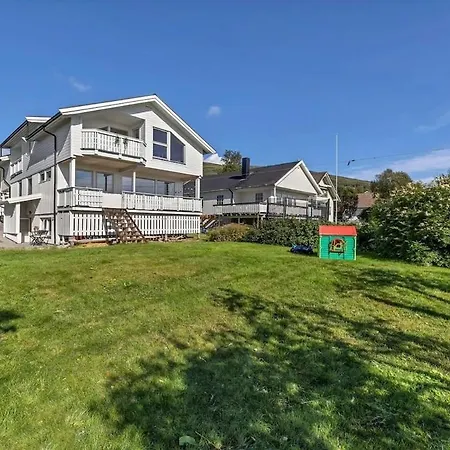 With Sea Views,veranda, And Free Parking Apartment *